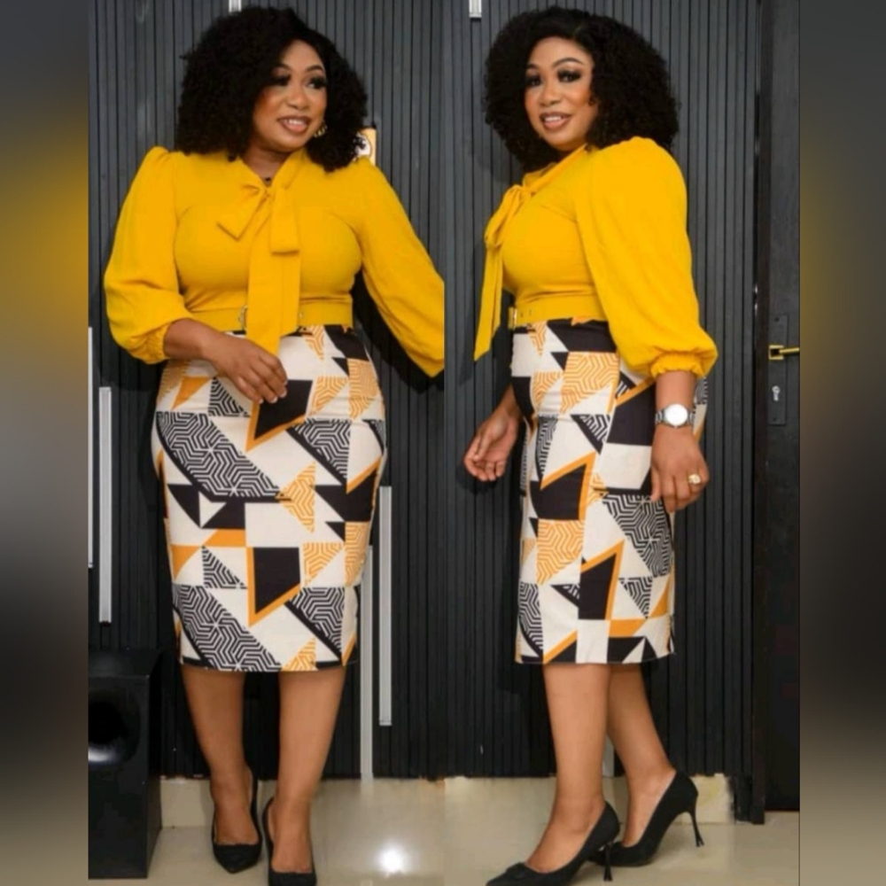 🔴S007: NWT Mustard/Black/Off-White Print Midi Dress